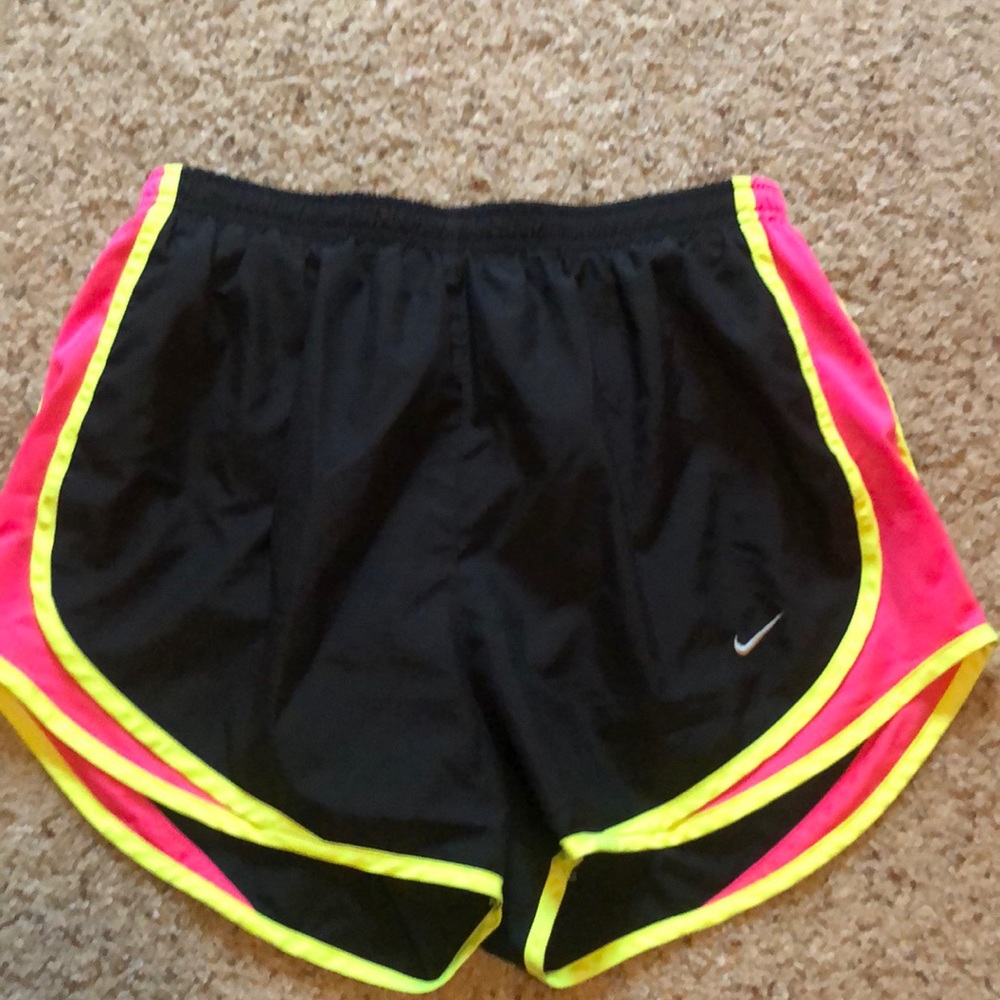 Nike dri-fit shorts size medium